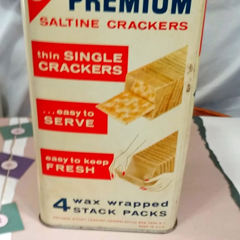 Vintage 1969 Metal Canister Nabisco Premium Saltine Crackers Tin Box - Picture 5 of 16